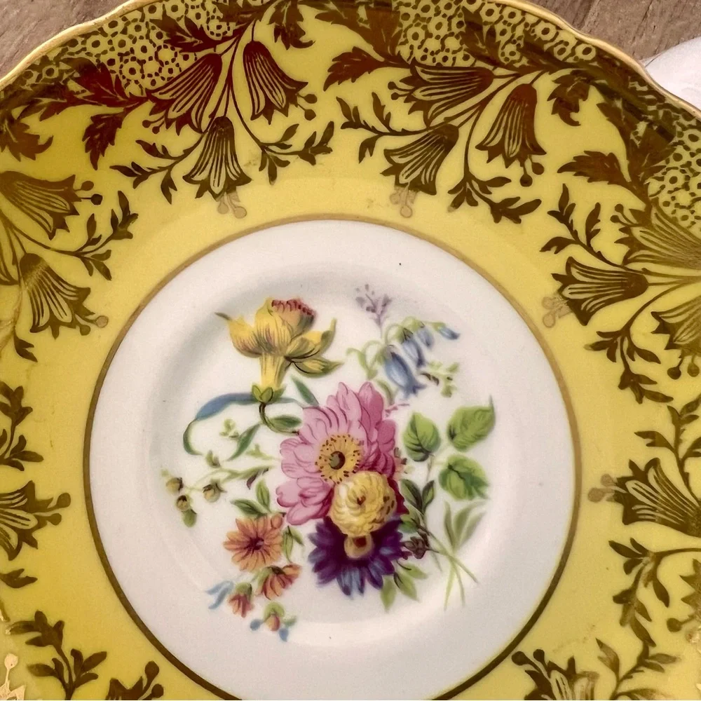 Paragon Majesty of‎ the Queen Pink Rose TeaCup Cup & Saucer Set Yellow Vtg Mint